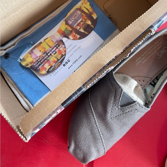 BNWT Tom’s Classics for tiny feet - W5 - Picture 2 of 5